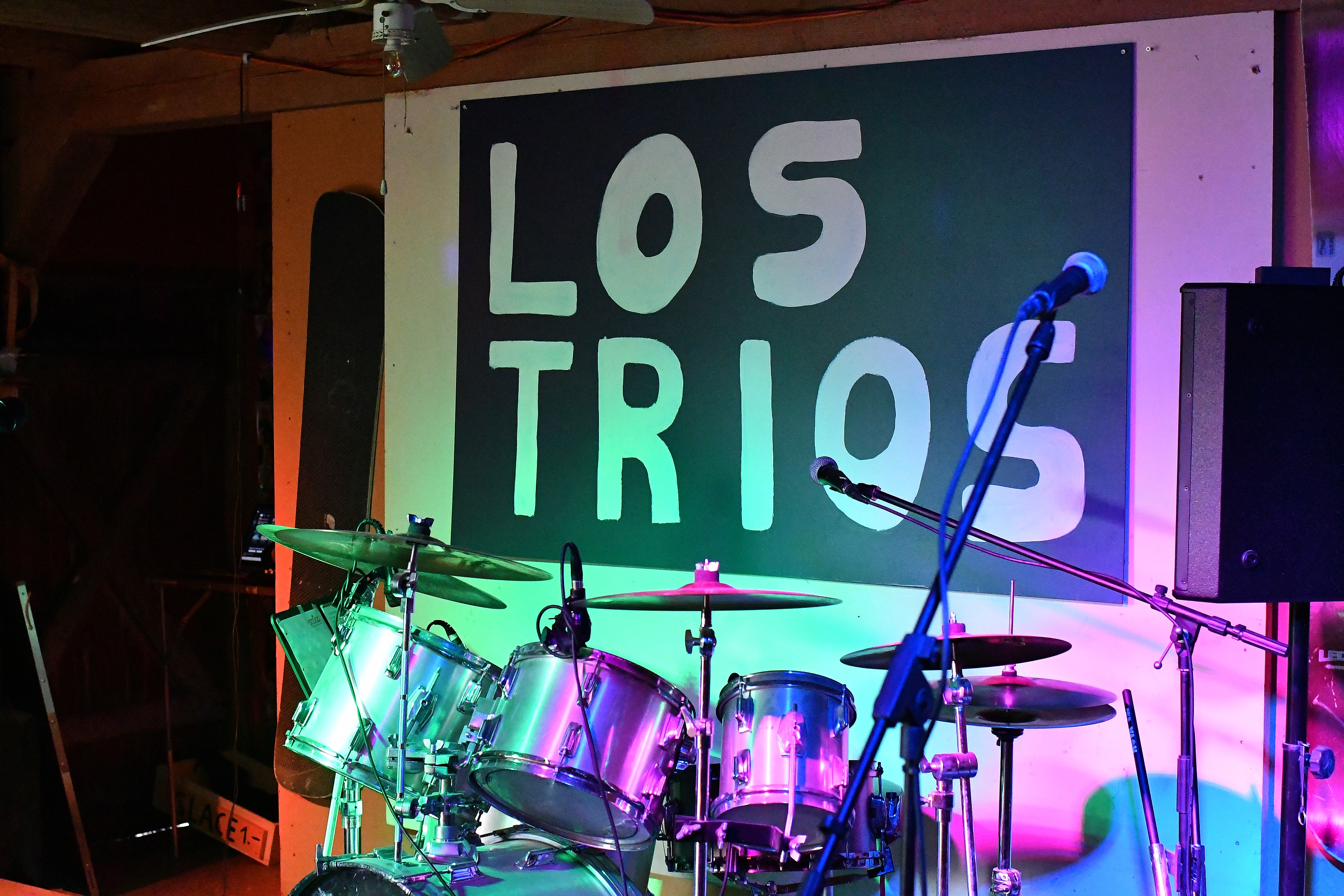Backstage Los Trios